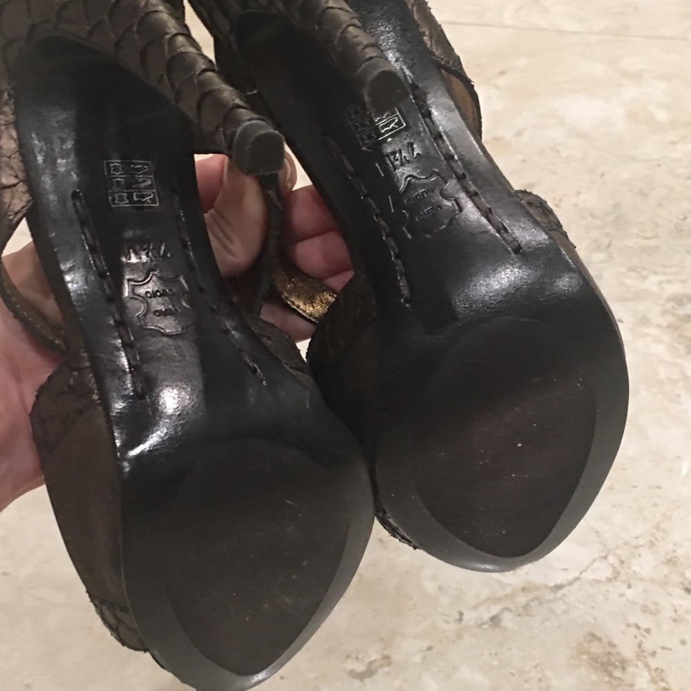 Pelle Moda Bronze high heel pumps - Picture 5 of 10